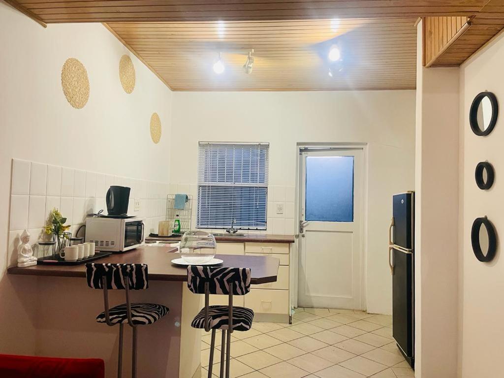 Coastwave Guest House ولفس بي المظهر الخارجي الصورة